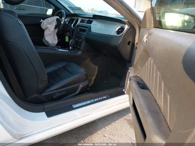 45960496 :رقم المزاد ، 1ZVBP8AMXE5326559 vin ، 2014 Ford Mustang V6 Premium مزاد بيع