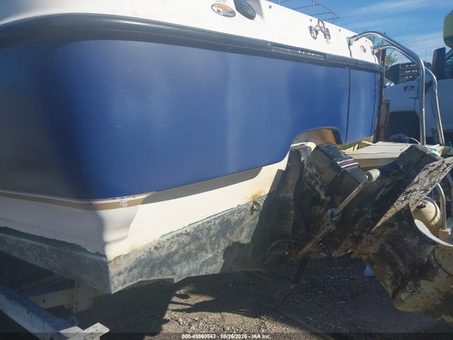 Продажа на аукционе авто 2003 Bayliner Cuddy Cabin, vin: USHA36CYF203, номер лота: 45960567