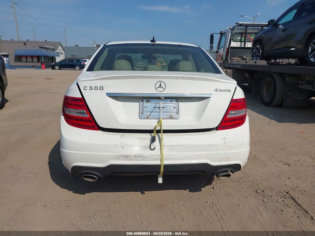 2013 Mercedes-benz C 300 Sport 4matic მანქანა იყიდება აუქციონზე, vin: WDDGF8AB2DR267482, აუქციონის ნომერი: 45960683