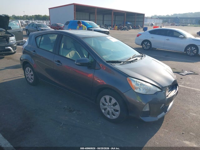 2013 Toyota Prius C One მანქანა იყიდება აუქციონზე, vin: JTDKDTB30D1553883, აუქციონის ნომერი: 45960928