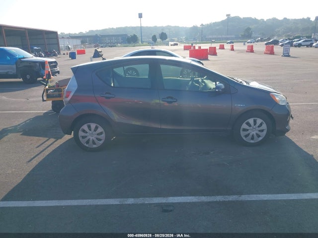 2013 Toyota Prius C One მანქანა იყიდება აუქციონზე, vin: JTDKDTB30D1553883, აუქციონის ნომერი: 45960928