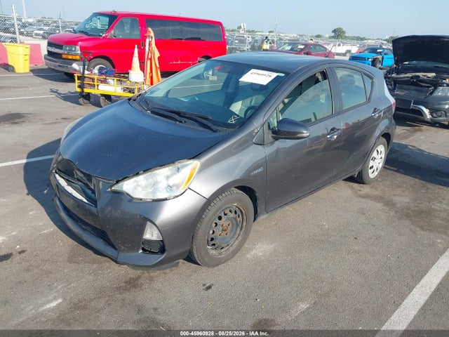 2013 Toyota Prius C One მანქანა იყიდება აუქციონზე, vin: JTDKDTB30D1553883, აუქციონის ნომერი: 45960928