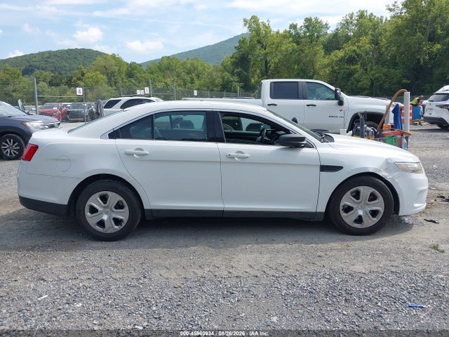 2015 Ford Police Interceptor მანქანა იყიდება აუქციონზე, vin: 1FAHP2MK7FG112063, აუქციონის ნომერი: 45960934