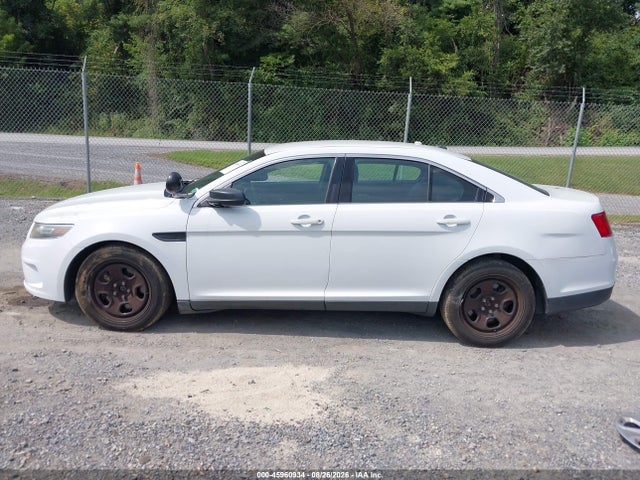 2015 Ford Police Interceptor მანქანა იყიდება აუქციონზე, vin: 1FAHP2MK7FG112063, აუქციონის ნომერი: 45960934
