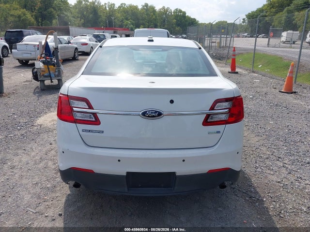 2015 Ford Police Interceptor მანქანა იყიდება აუქციონზე, vin: 1FAHP2MK7FG112063, აუქციონის ნომერი: 45960934