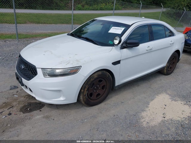 2015 Ford Police Interceptor მანქანა იყიდება აუქციონზე, vin: 1FAHP2MK7FG112063, აუქციონის ნომერი: 45960934
