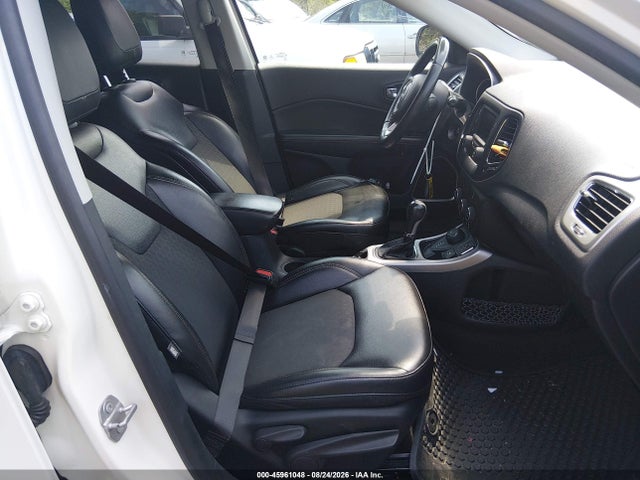 2018 Jeep Compass Latitude 4x4 მანქანა იყიდება აუქციონზე, vin: 3C4NJDBB6JT314054, აუქციონის ნომერი: 45961048