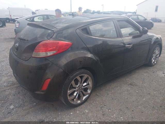 2015 Hyundai Veloster Flex მანქანა იყიდება აუქციონზე, vin: KMHTC6AD4FU221008, აუქციონის ნომერი: 45961052