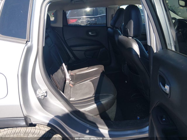 2018 Jeep Compass Latitude 4x4 მანქანა იყიდება აუქციონზე, vin: 3C4NJDBB9JT114883, აუქციონის ნომერი: 45961171