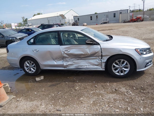 Aukcja sprzedaży 2018 Volkswagen Passat 2.0t R-line/2.0t S, vin: 1VWAA7A31JC022041, numer aukcji: 45961184