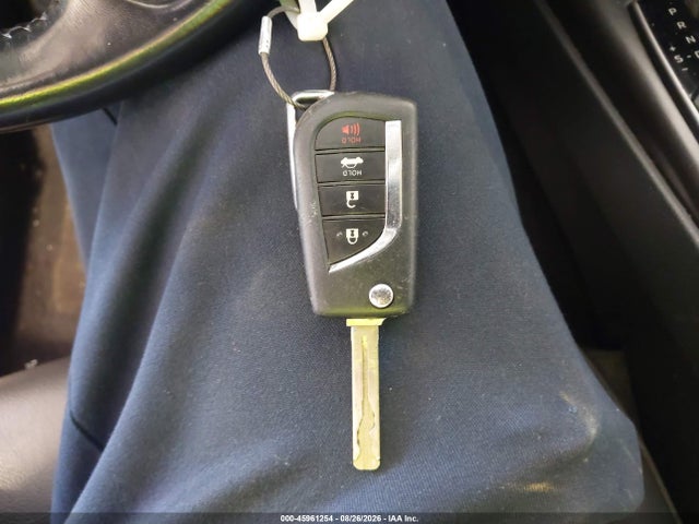 45961254 :رقم المزاد ، 4T1G11AK5NU499603 vin ، 2022 Toyota Camry Se Nightshade Edition مزاد بيع