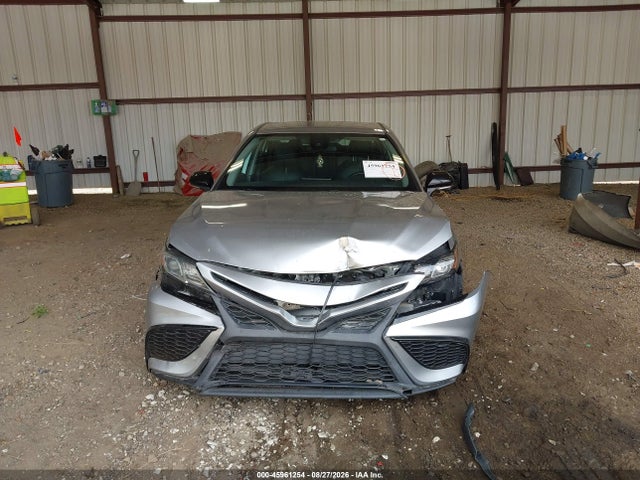 45961254 :رقم المزاد ، 4T1G11AK5NU499603 vin ، 2022 Toyota Camry Se Nightshade Edition مزاد بيع
