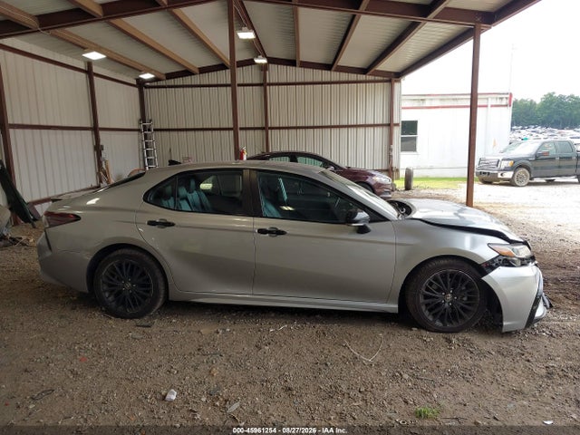 45961254 :رقم المزاد ، 4T1G11AK5NU499603 vin ، 2022 Toyota Camry Se Nightshade Edition مزاد بيع