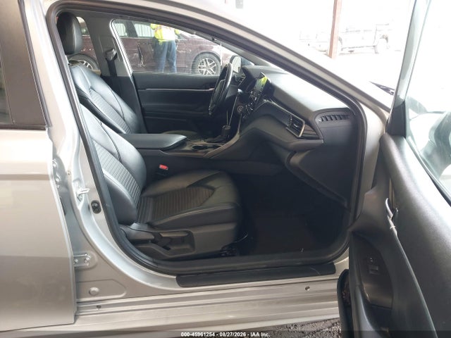 45961254 :رقم المزاد ، 4T1G11AK5NU499603 vin ، 2022 Toyota Camry Se Nightshade Edition مزاد بيع
