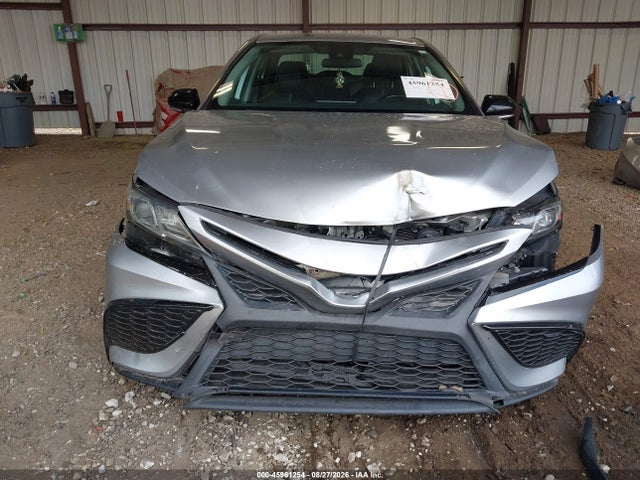 45961254 :رقم المزاد ، 4T1G11AK5NU499603 vin ، 2022 Toyota Camry Se Nightshade Edition مزاد بيع