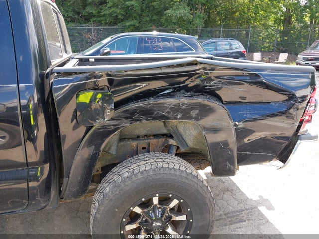 2013 Toyota Tacoma Double Cab მანქანა იყიდება აუქციონზე, vin: 3TMLU4EN8DM106132, აუქციონის ნომერი: 45961271