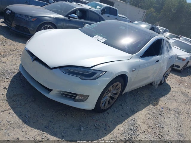45961280 :رقم المزاد ، 5YJSA1E26JF259505 vin ، 2018 Tesla Model S 100d/75d/p100d مزاد بيع