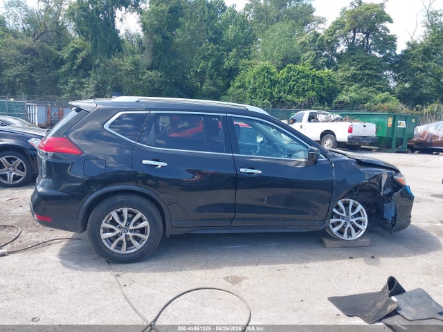 Auction sale of the 2017 Nissan Rogue Sv, vin: JN8AT2MV4HW006927, lot number: 45961325