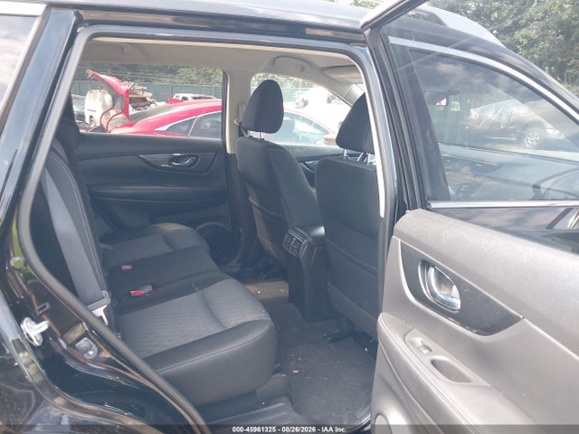 Auction sale of the 2017 Nissan Rogue Sv, vin: JN8AT2MV4HW006927, lot number: 45961325