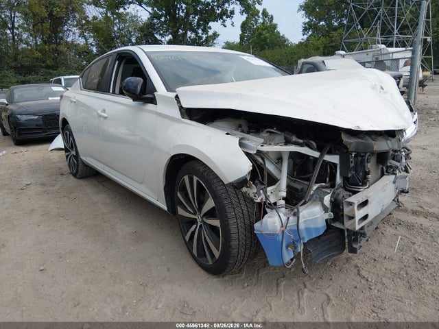 Продажа на аукционе авто 2020 Nissan Altima Sr Intelligent Awd, vin: 1N4BL4CW5LC180320, номер лота: 45961348