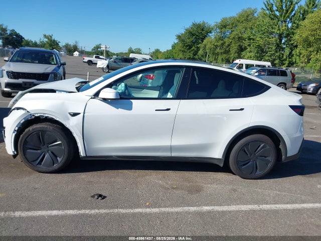 Продажа на аукционе авто 2026 Tesla Model Y, vin: 7SAYGDEE8TF639682, номер лота: 45961437