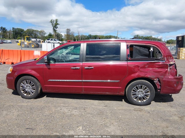 45961494 :رقم المزاد ، 2A4RR6DG8BR656165 vin ، 2011 Chrysler Town & Country Limited مزاد بيع