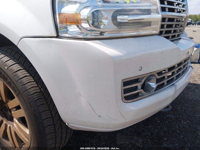 Продаж на аукціоні авто 2011 Lincoln Navigator, vin: 5LMJJ2J52BEJ09615, номер лоту: 45961516
