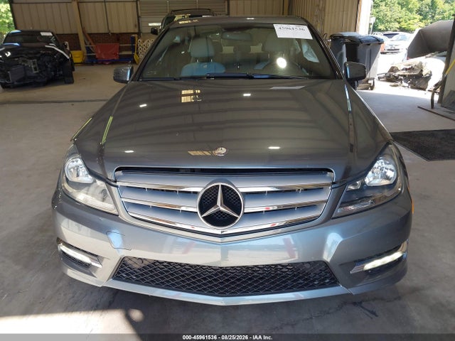 2012 Mercedes-benz C 250 Sport მანქანა იყიდება აუქციონზე, vin: WDDGF4HBXCR235733, აუქციონის ნომერი: 45961536