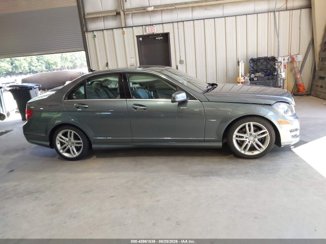 2012 Mercedes-benz C 250 Sport მანქანა იყიდება აუქციონზე, vin: WDDGF4HBXCR235733, აუქციონის ნომერი: 45961536