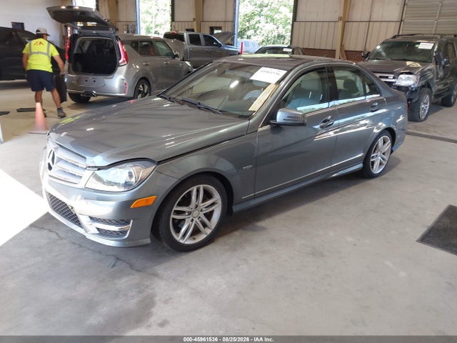 2012 Mercedes-benz C 250 Sport მანქანა იყიდება აუქციონზე, vin: WDDGF4HBXCR235733, აუქციონის ნომერი: 45961536