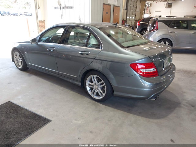2012 Mercedes-benz C 250 Sport მანქანა იყიდება აუქციონზე, vin: WDDGF4HBXCR235733, აუქციონის ნომერი: 45961536