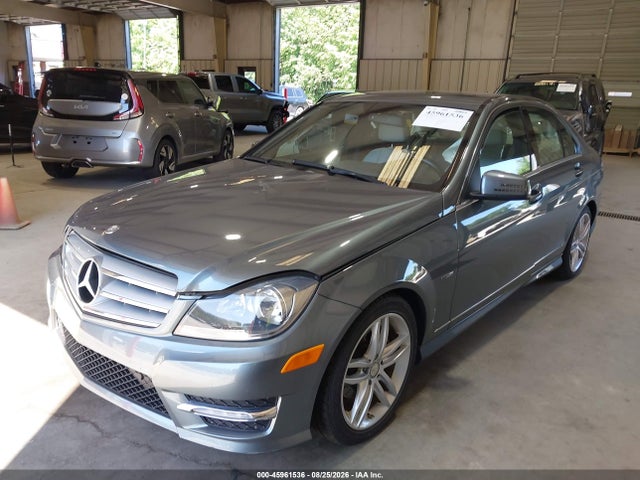 2012 Mercedes-benz C 250 Sport მანქანა იყიდება აუქციონზე, vin: WDDGF4HBXCR235733, აუქციონის ნომერი: 45961536