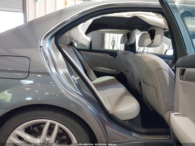 2012 Mercedes-benz C 250 Sport მანქანა იყიდება აუქციონზე, vin: WDDGF4HBXCR235733, აუქციონის ნომერი: 45961536