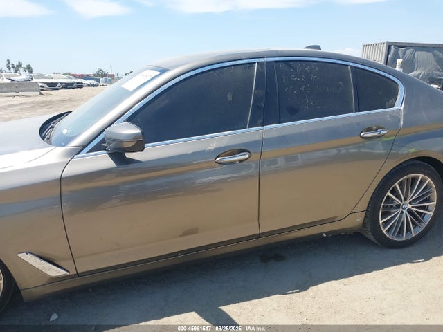 WBAJA5C53JWA39914 BMW 530I