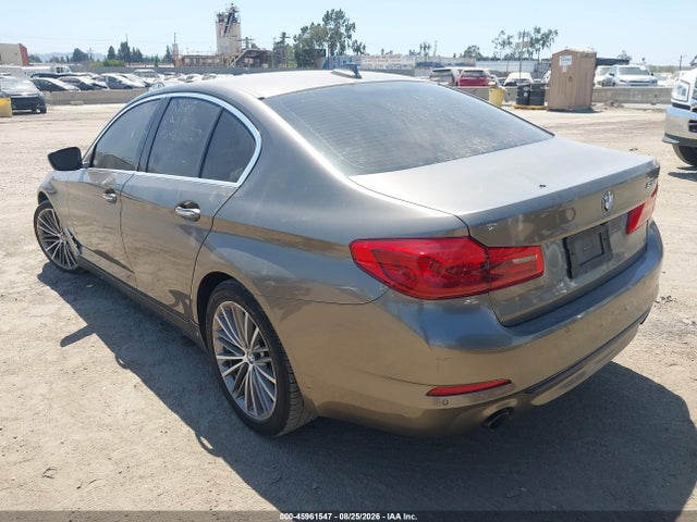 WBAJA5C53JWA39914 BMW 530I