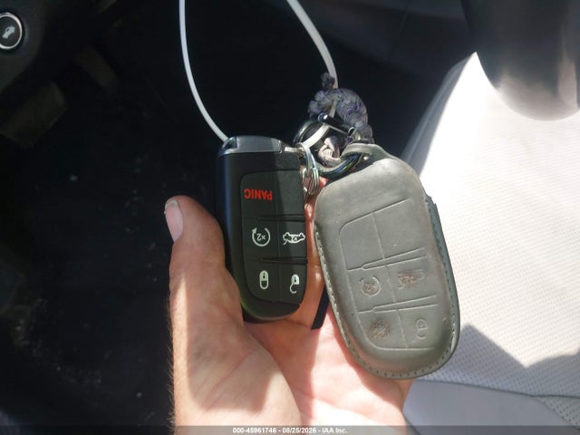 45961746 :رقم المزاد ، 2C3CCAET0FH756692 vin ، 2015 Chrysler 300c مزاد بيع