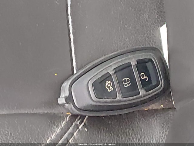 45961759 :رقم المزاد ، 1FAHP3J22CL315861 vin ، 2012 Ford Focus Titanium مزاد بيع