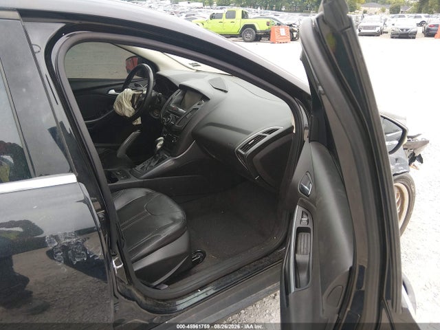 45961759 :رقم المزاد ، 1FAHP3J22CL315861 vin ، 2012 Ford Focus Titanium مزاد بيع