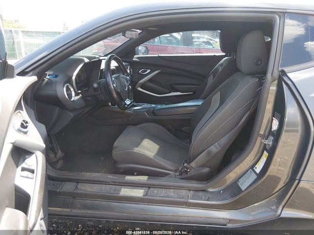 45961836 :رقم المزاد ، 1G1FB1RSXJ0118064 vin ، 2018 Chevrolet Camaro 1lt مزاد بيع