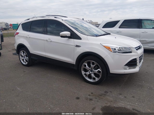 45961849 :رقم المزاد ، 1FMCU9J96GUC89063 vin ، 2016 Ford Escape Titanium مزاد بيع