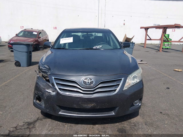 45961862 :رقم المزاد ، 4T4BF3EK8BR107636 vin ، 2011 Toyota Camry Xle مزاد بيع