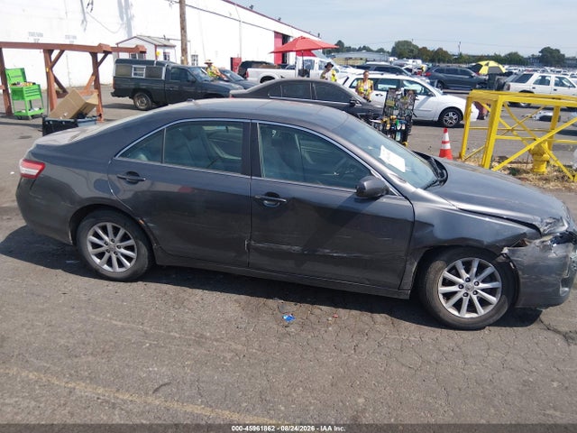45961862 :رقم المزاد ، 4T4BF3EK8BR107636 vin ، 2011 Toyota Camry Xle مزاد بيع