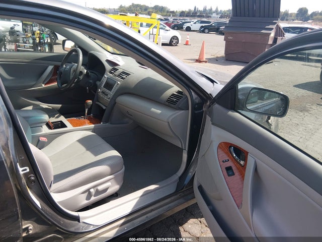 45961862 :رقم المزاد ، 4T4BF3EK8BR107636 vin ، 2011 Toyota Camry Xle مزاد بيع