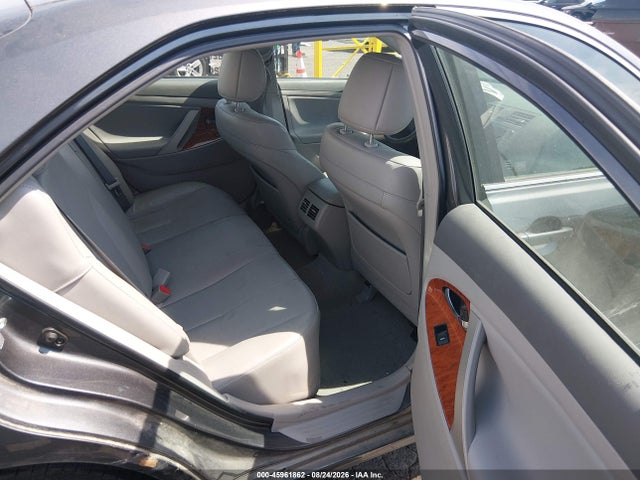 45961862 :رقم المزاد ، 4T4BF3EK8BR107636 vin ، 2011 Toyota Camry Xle مزاد بيع
