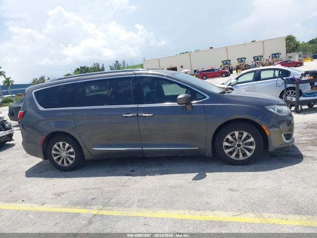 45961897 :رقم المزاد ، 2C4RC1BG6JR152015 vin ، 2018 Chrysler Pacifica Touring L مزاد بيع