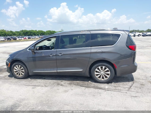 45961897 :رقم المزاد ، 2C4RC1BG6JR152015 vin ، 2018 Chrysler Pacifica Touring L مزاد بيع
