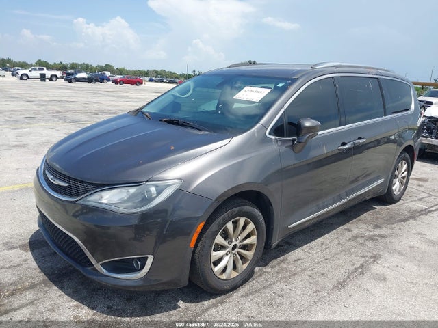 45961897 :رقم المزاد ، 2C4RC1BG6JR152015 vin ، 2018 Chrysler Pacifica Touring L مزاد بيع