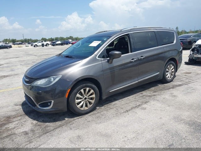 45961897 :رقم المزاد ، 2C4RC1BG6JR152015 vin ، 2018 Chrysler Pacifica Touring L مزاد بيع