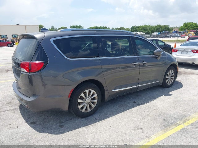 45961897 :رقم المزاد ، 2C4RC1BG6JR152015 vin ، 2018 Chrysler Pacifica Touring L مزاد بيع