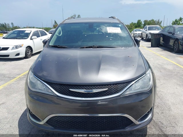 45961897 :رقم المزاد ، 2C4RC1BG6JR152015 vin ، 2018 Chrysler Pacifica Touring L مزاد بيع